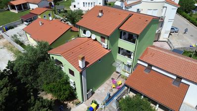 Medulin, casa plurifamiliare con sette appartamenti in una posizione tranquilla