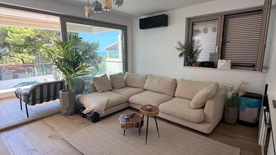 Hvar, Jelsa, Ivan Dolac, kompletně zařízený apartmán 1+kk blízko pláže