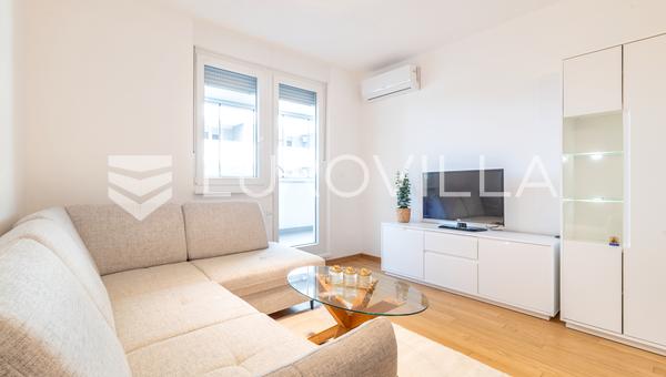 Zagreb, Savica, güzel iki yatak odalı daire 75 m² otopark