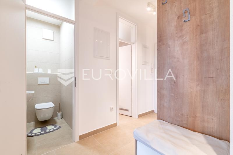 Zagreb, Savica, beautiful two-bedroom apartment NKP 75 m2 FIRST RENT + VPM