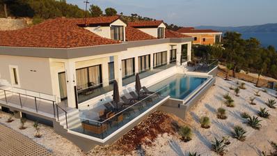Eiland Brač, een unieke villa op een perceel van 32 duizend m²