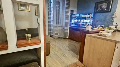 Rijeka, Kozala, apartamento de 45.24 m² con dos dormitorios y sala de estar, zona ajardinada, fachada nueva