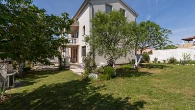 Istrien, Vodnjan, Galižana, rummeligt hus med have og potentiale