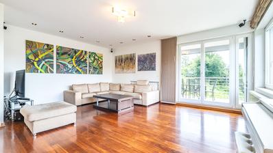 Zagreb, Srebrnjak, spacieux appartement de quatre pièces 139 m², terrasse, 2 places de parking, débarras