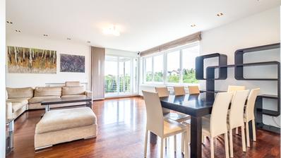 Zagreb, Srebrnjak, rummelig fireværelses lejlighed 139 m², terrasse, 2 parkeringspladser, opbevaringsrum