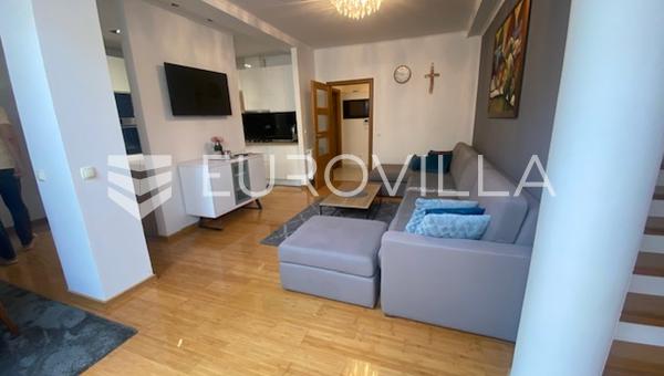 SLAVONSKI BROD, Şehir Merkezi - İki Katlı Daire Kiralık, 106,31 m²