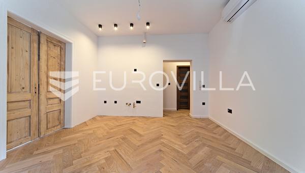 Osijek, Centrum města - Nově zrekonstruovaný byt na prodej, 69 m².
