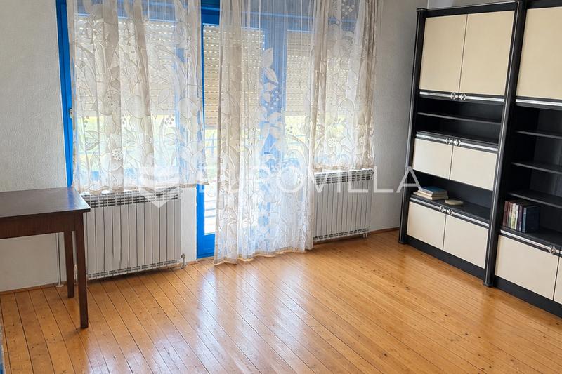 Duga Resa, Dvorjanci, hiša 200 m², mirna lokacija - 2
