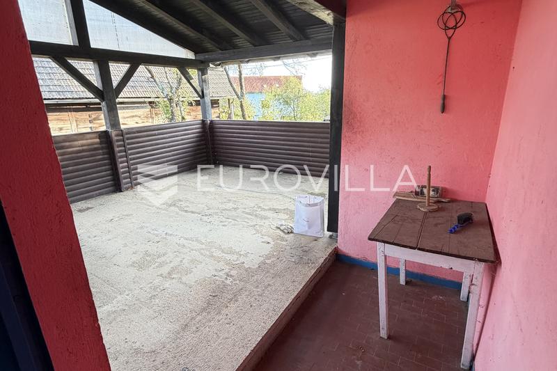 Duga Resa, Dvorjanci, hiša 200 m², mirna lokacija - 11