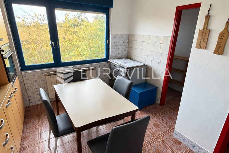 Duga Resa, Dvorjanci, hiša 200 m², mirna lokacija - 3
