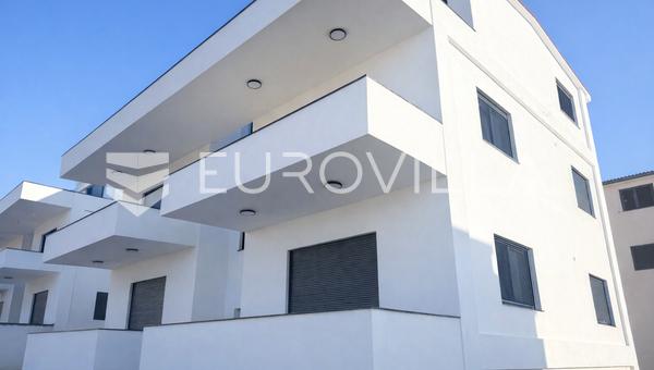 Isla de Pag, Pag, apartamento de dos dormitorios en un edificio de obra nueva, 62,45 m²