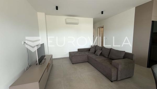 Pula, Šijana, nov trosoban stan 76 m², novogradnja