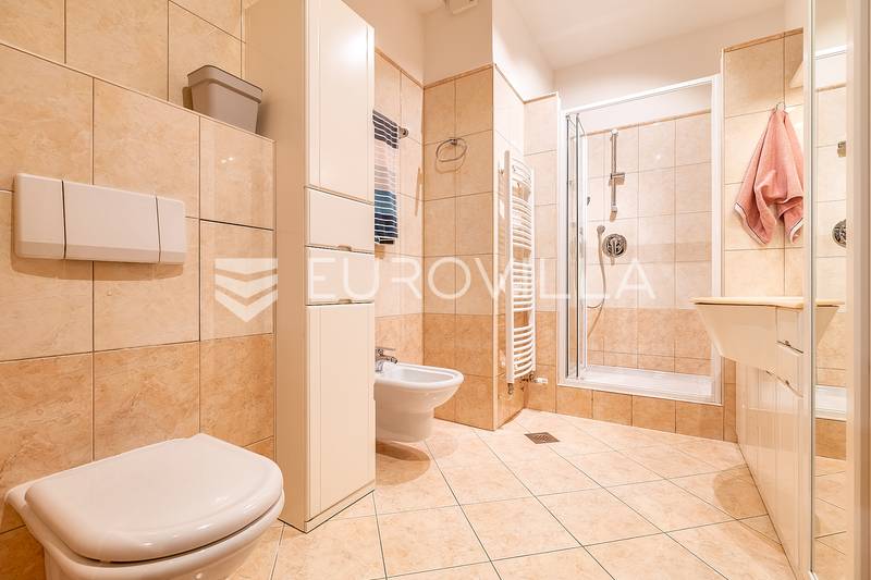 Záhřeb, centrum, dvoupokojový byt 80 m² s lodžií - 9