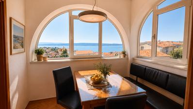 Crikvenica, Selce, apartamento de cuatro dormitorios con vistas al mar y plaza de aparcamiento privada