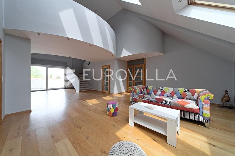 Osijek, Upper Town, a spacious two-level apartment - 2