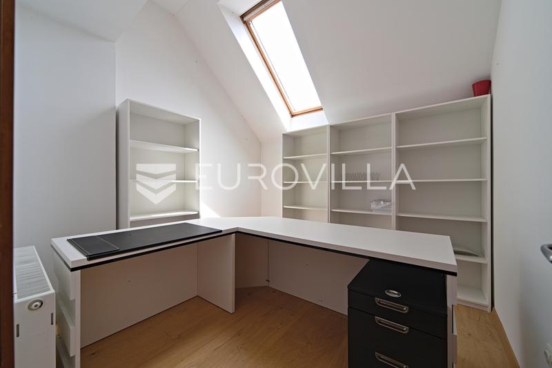 Osijek, Upper Town, a spacious two-level apartment - 8