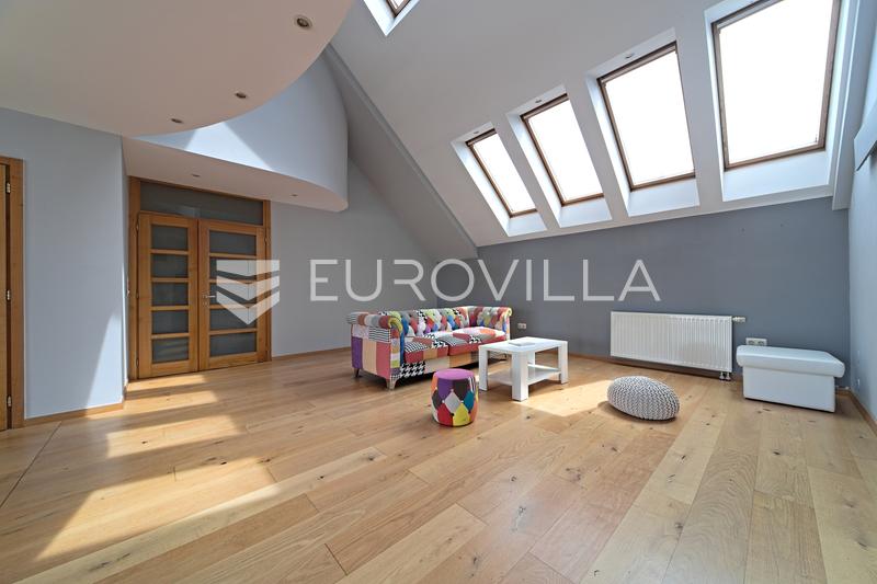 Osijek, Upper Town, a spacious two-level apartment - 21