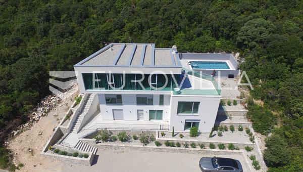 Otok Korčula, Žrnovska Banja, nova villa prvi red do mora