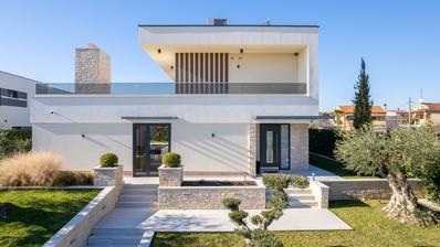 Istra, Poreč, luksuzno uređena vila s bazenom