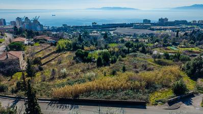 Rijeka, Rujevica, terreno edificable con una superficie total de 5882 m² con vistas abiertas al mar