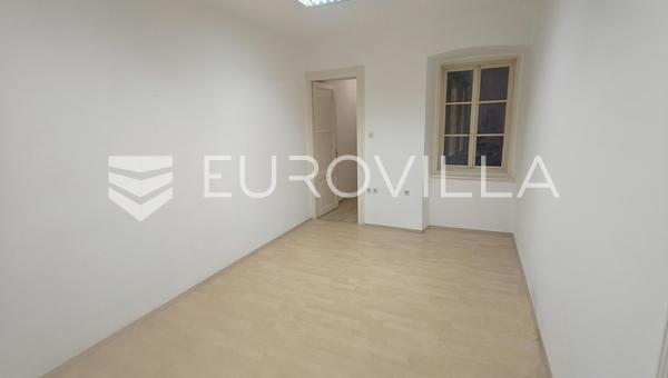 Rijeka, Centro de la ciudad, apartamento de 61 m² en alquiler, ideal para una oficina o consulta médica