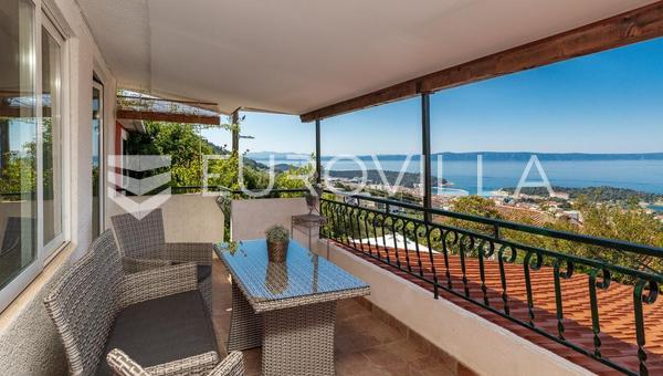 Makarska, yüzme havuzlu ve eşsiz manzaralı güzel villa