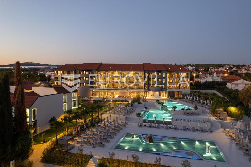 Zadar, Sv. Filip i Jakov, dvoetažna rezidencija u luksuznom stambenom kompleksu