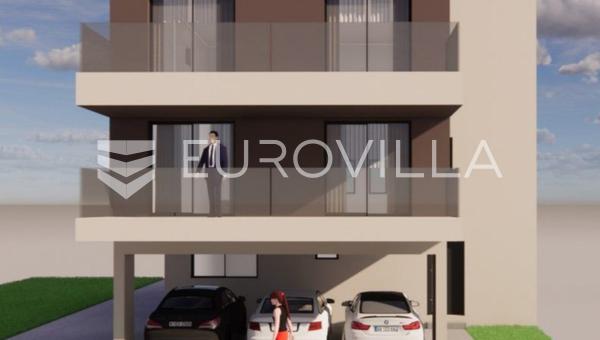 Osijek, Bosutsko Naselje, kentsel bir villanın 1. katında dört yatak odalı daire, 83 m²