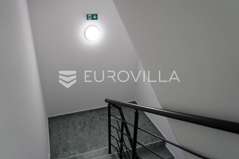 Županja, Gradište Industrijska hala 1.200 m², proizvodna hala s uredima i smještajem za radnike - 31