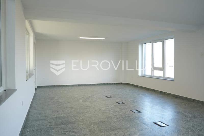 Županja, Gradište Industrijska hala 1.200 m², proizvodna hala s uredima i smještajem za radnike - 8