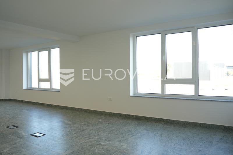 Županja, Gradište Industrijska hala 1.200 m², proizvodna hala s uredima i smještajem za radnike - 9