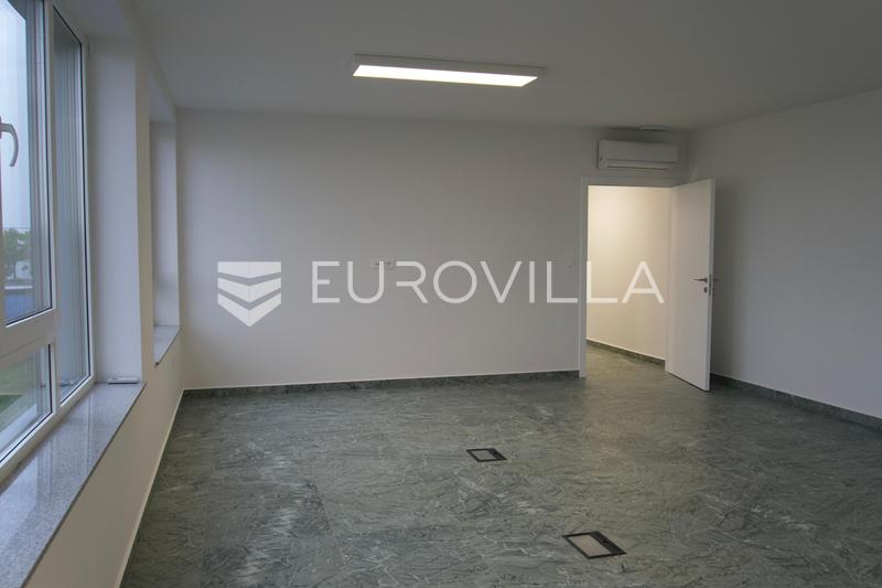 Županja, Gradište Industrijska hala 1.200 m², proizvodna hala s uredima i smještajem za radnike - 37