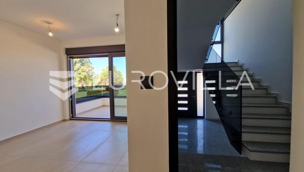Vir, Apartamento de nueva construcción de tres dormitorios con jardín privado - Ubicación privilegiada