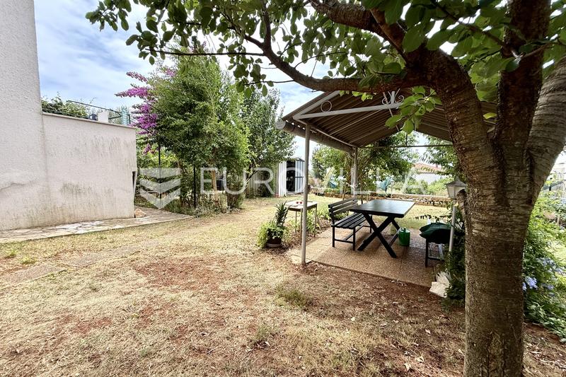 Medulin, Kuća sa tri apartmana i pogledom na more - 16