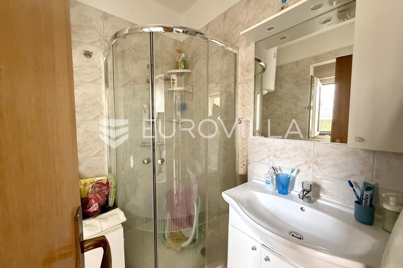 Medulin, Kuća sa tri apartmana i pogledom na more - 8