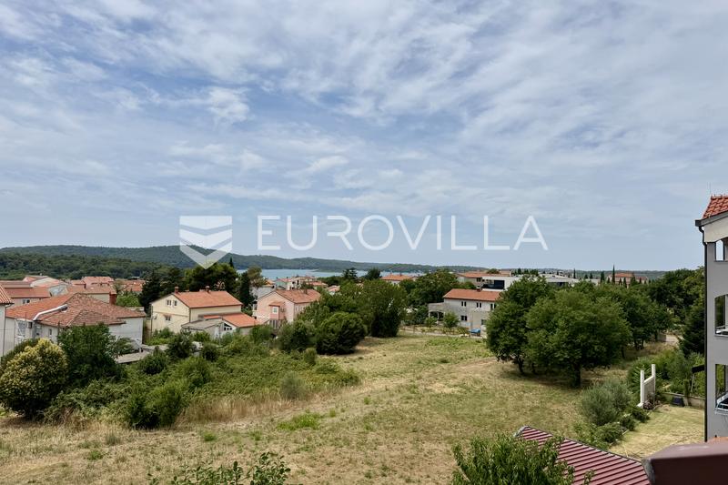 Medulin, Kuća sa tri apartmana i pogledom na more - 25