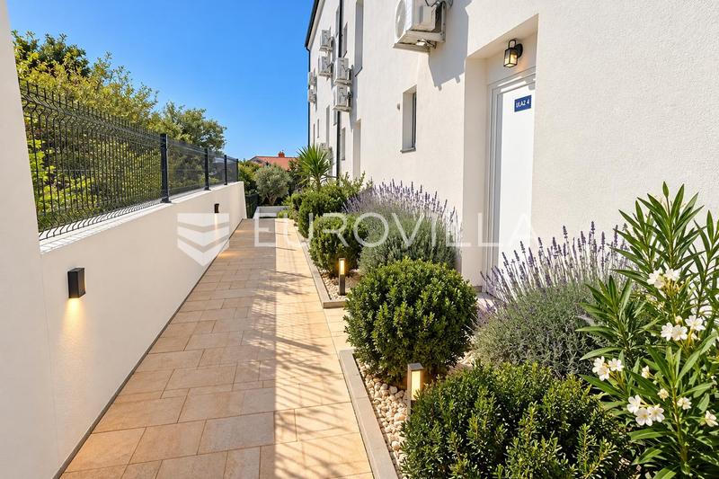Crikvenica, hus med 4 lejligheder, swimmingpool og havudsigt, 212 m² - 10