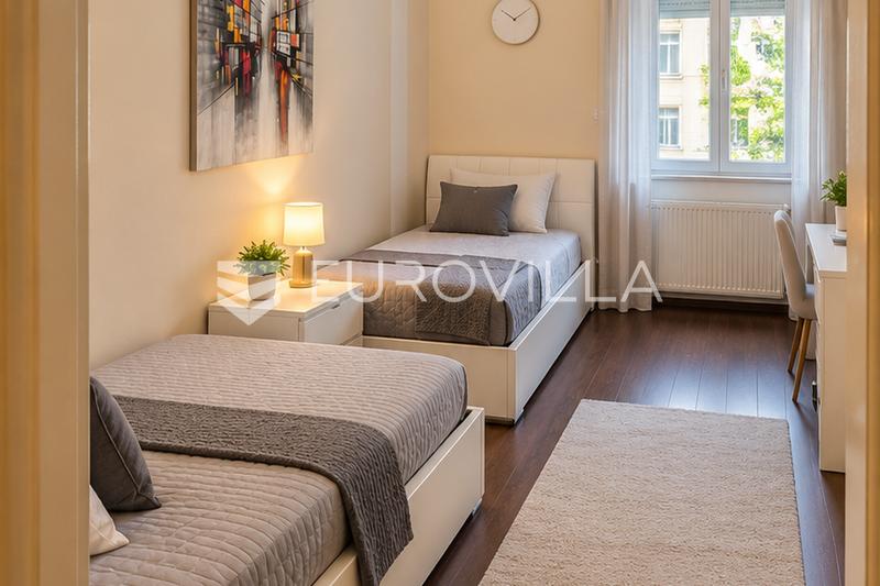 Rijeka, Centar, NAJAM, gospodski stan, 154 m², trosoban, 2. kat, dva balkona. - 8