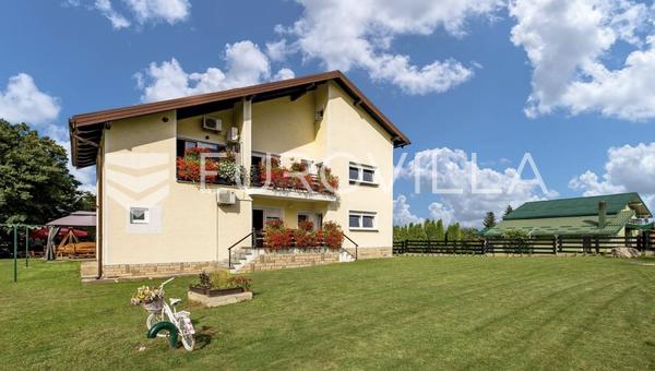 Ev, Plitvice, Rakovica, 4 daire, 1200 m² bahçe arsası