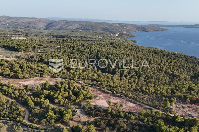 Sutivan, Brač Island, 25,800 m² agricultural land with sea views - 2