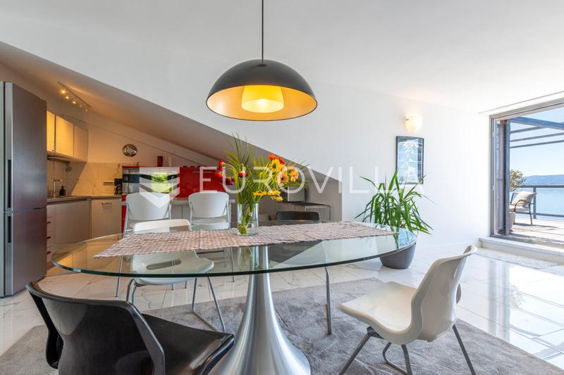 Dugi Rat, Jesenice, penthouse s pogledom na more NKP 118,93 m²