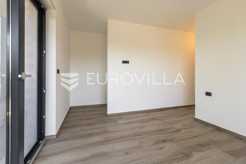 Medulin - casa dúplex B de calidad y moderna, con piscina climatizada de 30 m² y garaje, 146 m² - 23