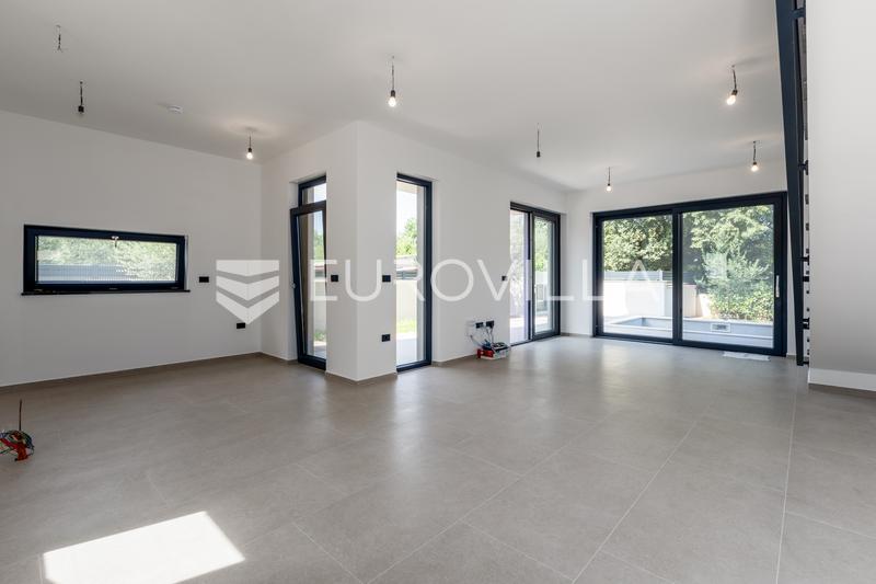 Medulin - casa dúplex B de calidad y moderna, con piscina climatizada de 30 m² y garaje, 146 m² - 3
