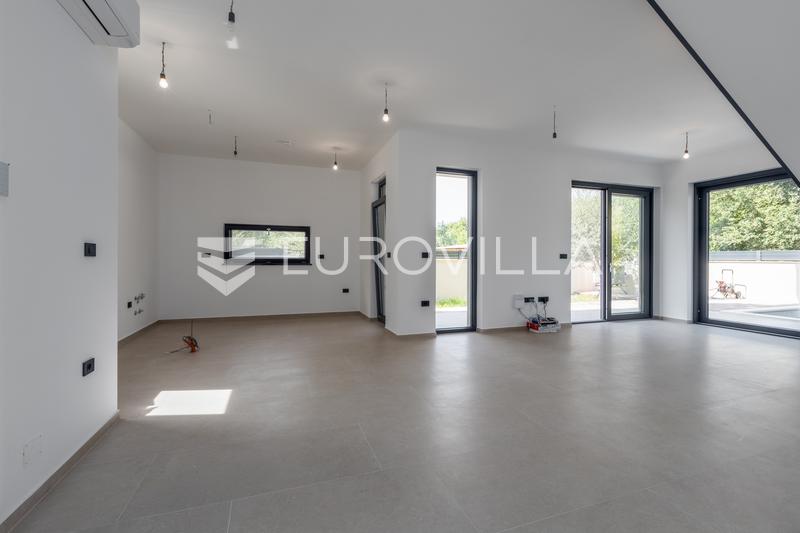 Medulin - casa dúplex B de calidad y moderna, con piscina climatizada de 30 m² y garaje, 146 m² - 9