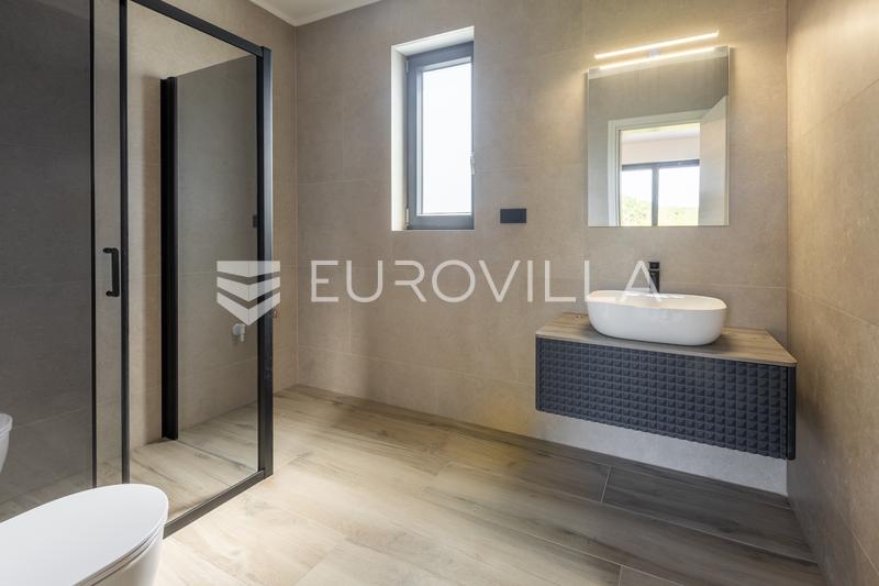 Medulin - casa dúplex B de calidad y moderna, con piscina climatizada de 30 m² y garaje, 146 m² - 27