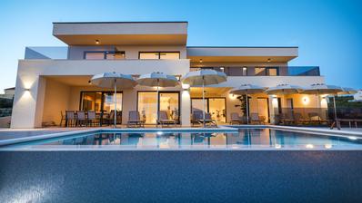 Zadar, Maslenica, luksuriøs villa med basseng og uhindret havutsikt 254 m²