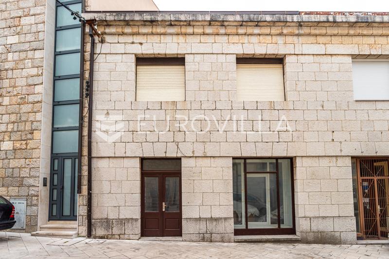 Imotski, hus i centrum med stort potentiale - 6