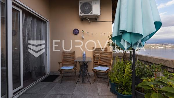 Opatija, Punta Kolova, Bűbájos, négyszobás lakás, 127 m², tengerre néző kilátással