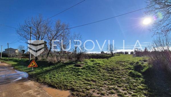 Kastelir, arsa 1180 m²