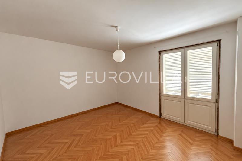 Zadar, Peninsula - 52.20 m² Two-Bedroom Apartment for Renovation - 2